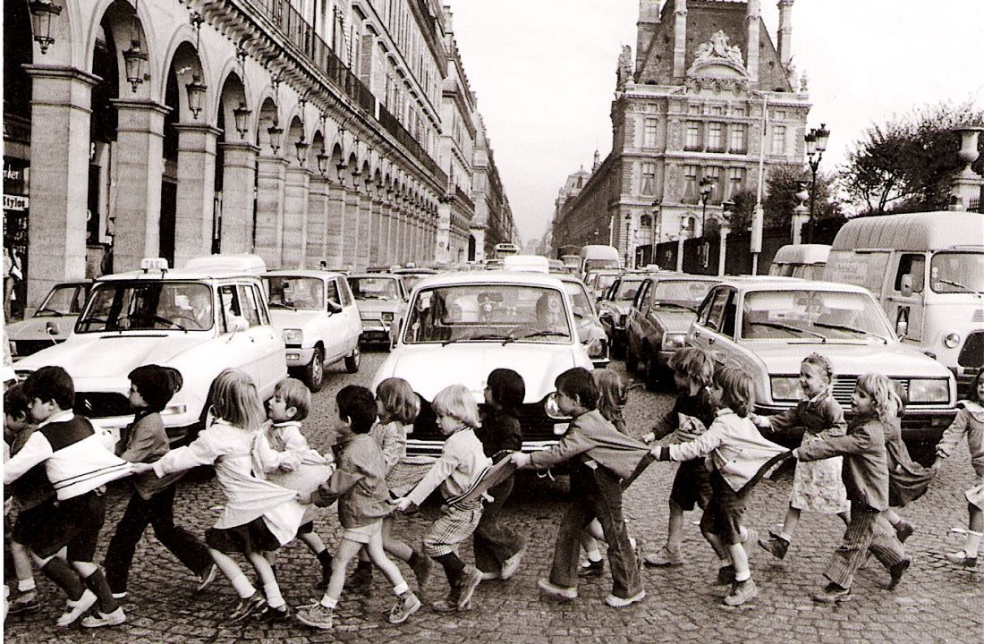 Una de las instantáneas de Doisneau sobre el día a día en París