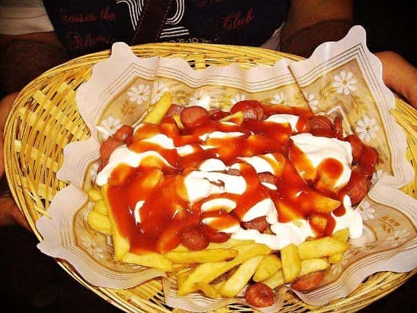 Las famosas "Salchipapas"