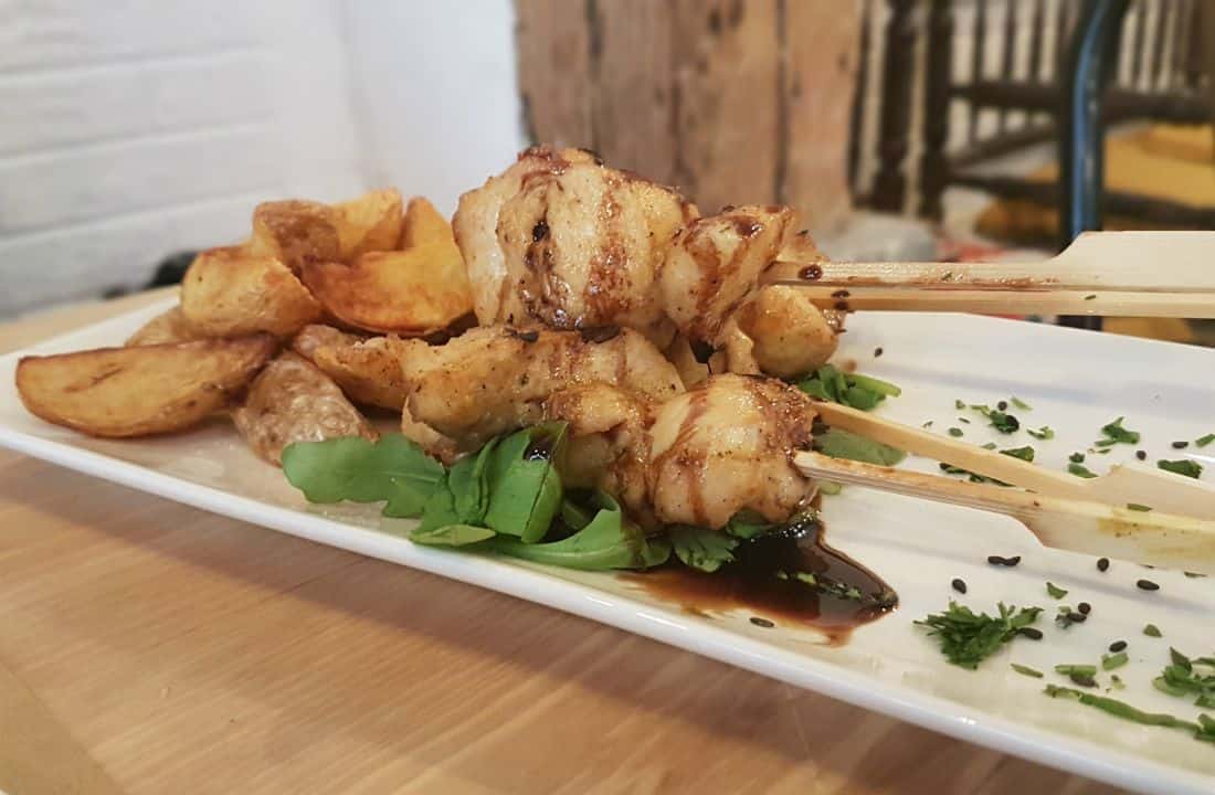 Pollo al teriyaki casero macerado con especias