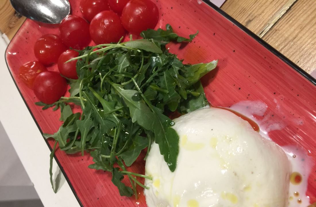 Kilómetros de Pizza, kilómetros para disfrutar 1 La deliciosa (y fresca) Burrata