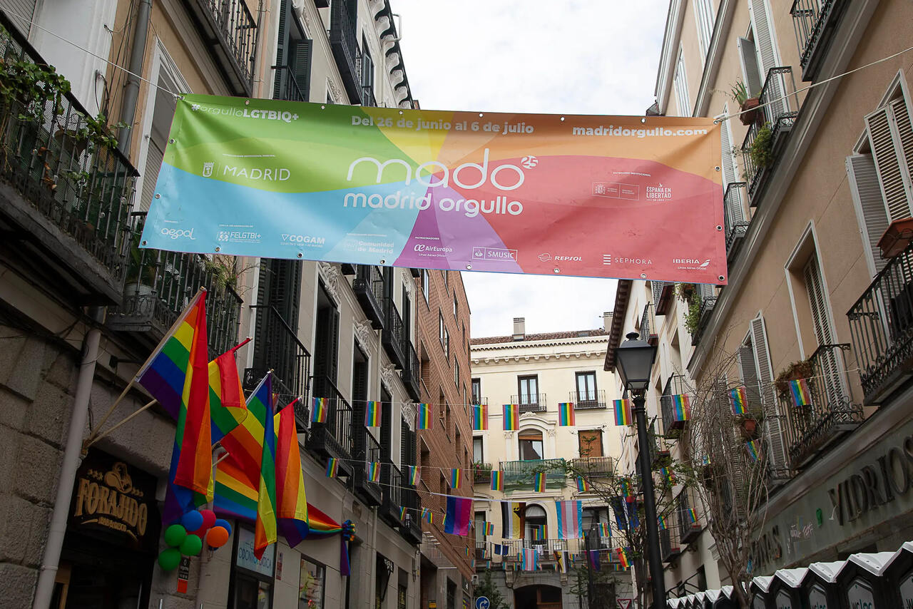 Foto cartel Orgullo MADO