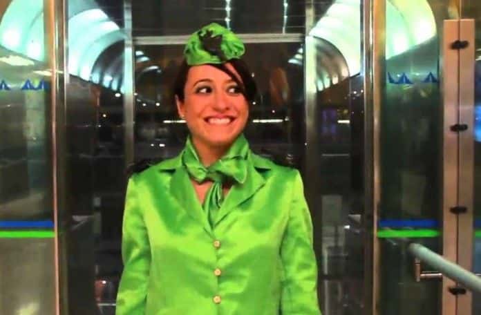 0160414_azafata_portada Romina R. Medina protagoniza Me encanta ser Azafata en la Escalera de Jacob