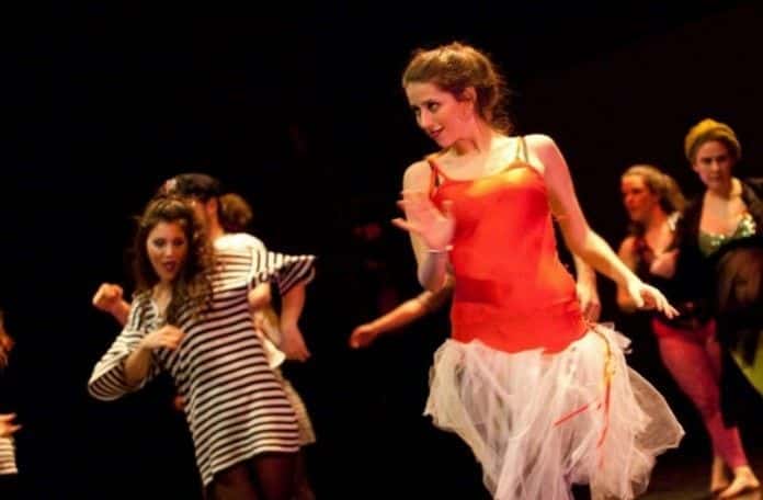 La Katarsis del tomatazo en la Sala Mirador