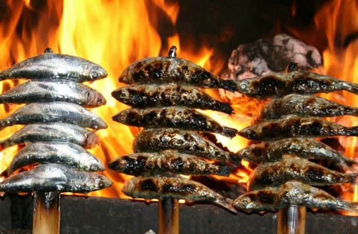 Especialidad en espeto de sardinas