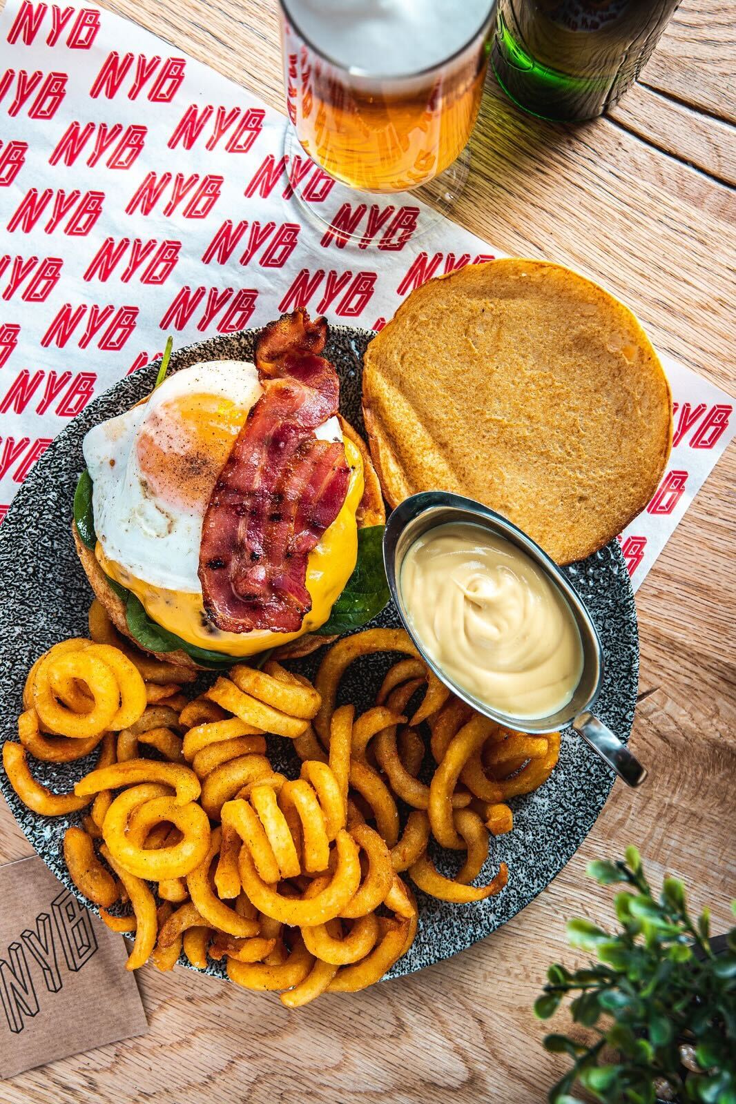Un toque francés para la nueva «Balthazar» de New York Burger