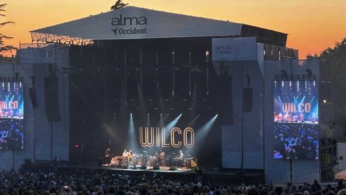 Wilco en directo durante su concierto en el Alma Festival Madrid